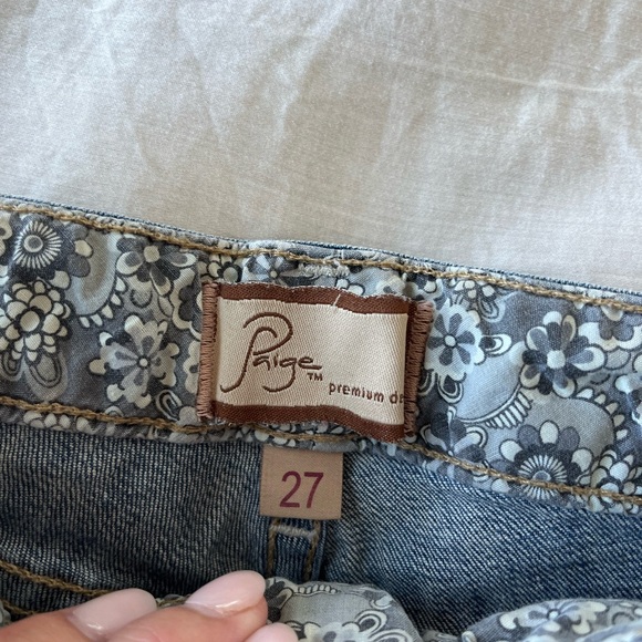 Gently worn Paige denim light wash denim shorts size 27 - Picture 2 of 5